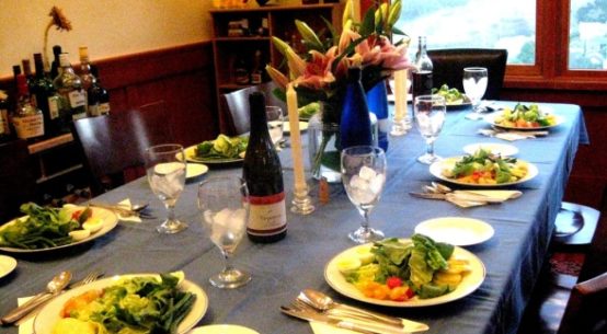 4 Easy Steps to Hosting the Perfect Dinner Party